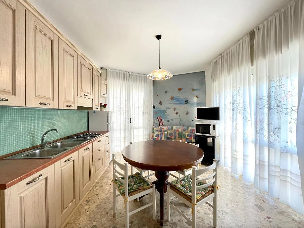 Appartamenti Fronte Mare Cc - Carraro Immobiliare Jesolo - Family Apartments