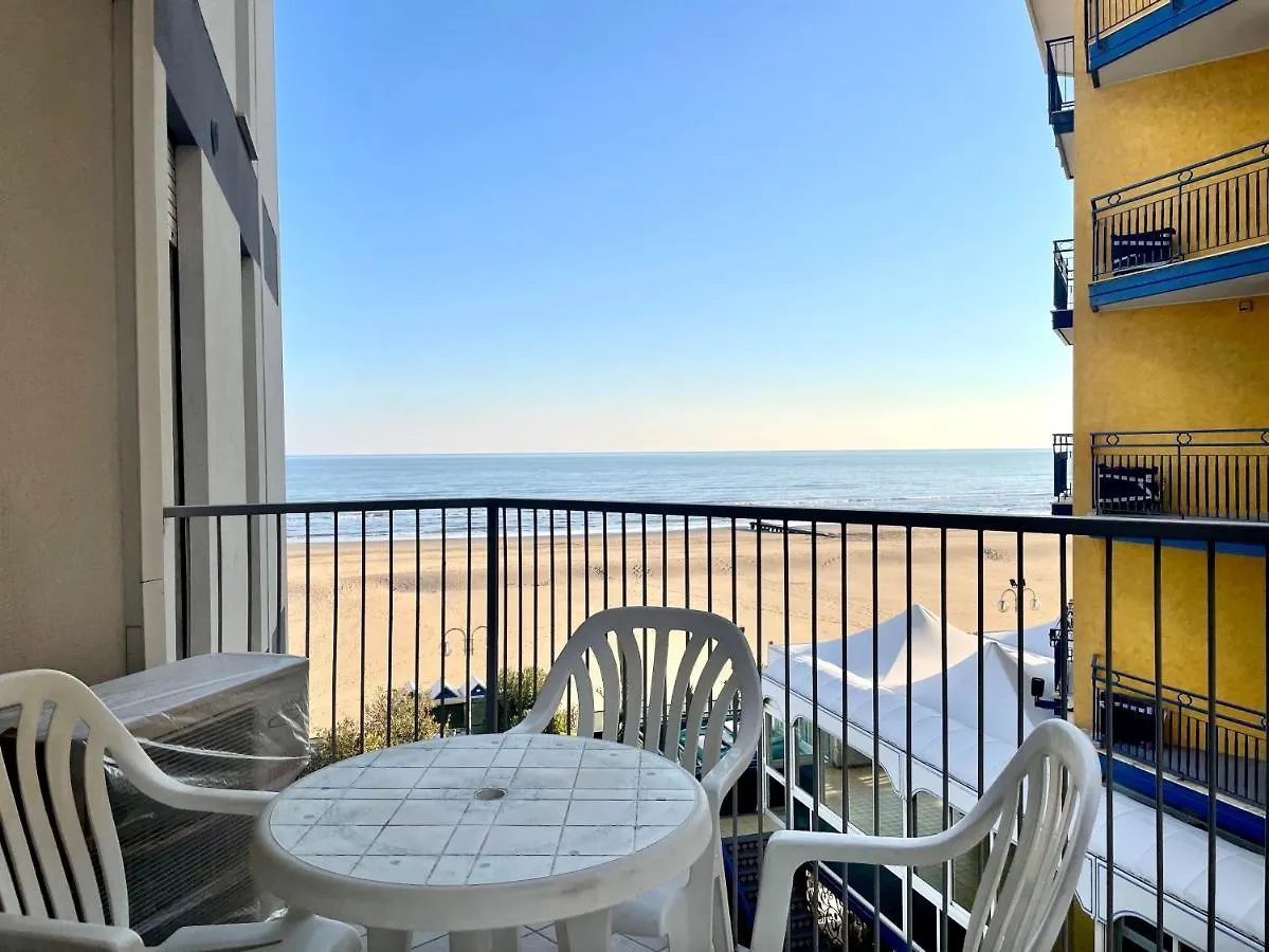 Appartamenti Fronte Mare Cc - Carraro Immobiliare Jesolo - Family Apartments