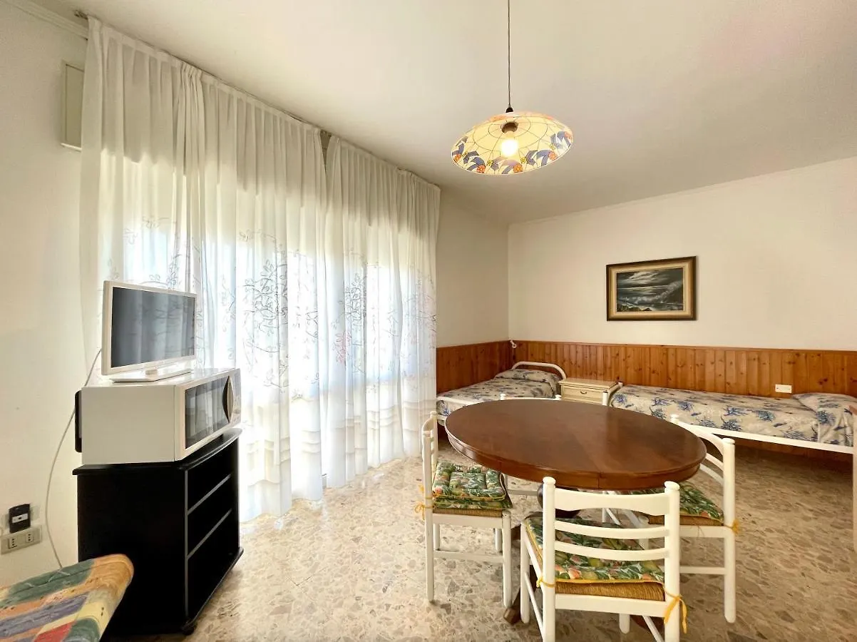 Appartamenti Fronte Mare Cc - Carraro Immobiliare Jesolo - Family Apartments  Lido di Jesolo