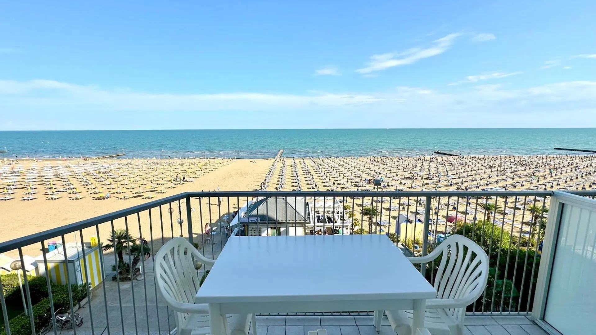 Appartamenti Fronte Mare Cc - Carraro Immobiliare Jesolo - Family Apartments