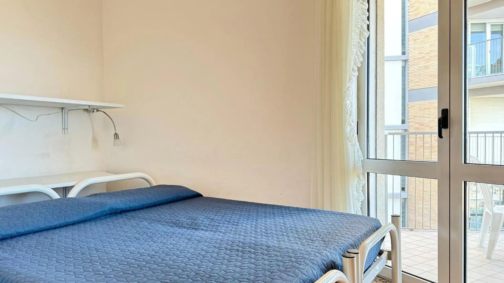 Appartamenti Fronte Mare Cc - Carraro Immobiliare Jesolo - Family Apartments 0*, Lido di Jesolo Italy